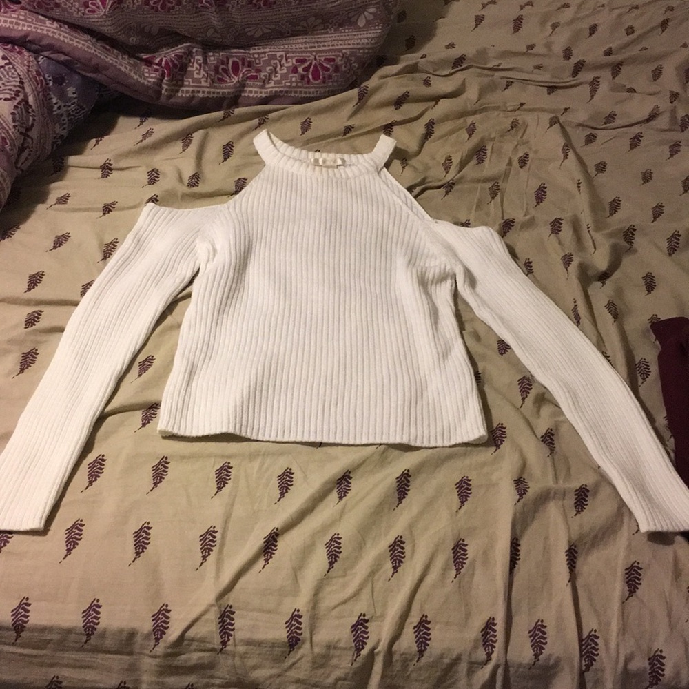 Shoulderless white sweater